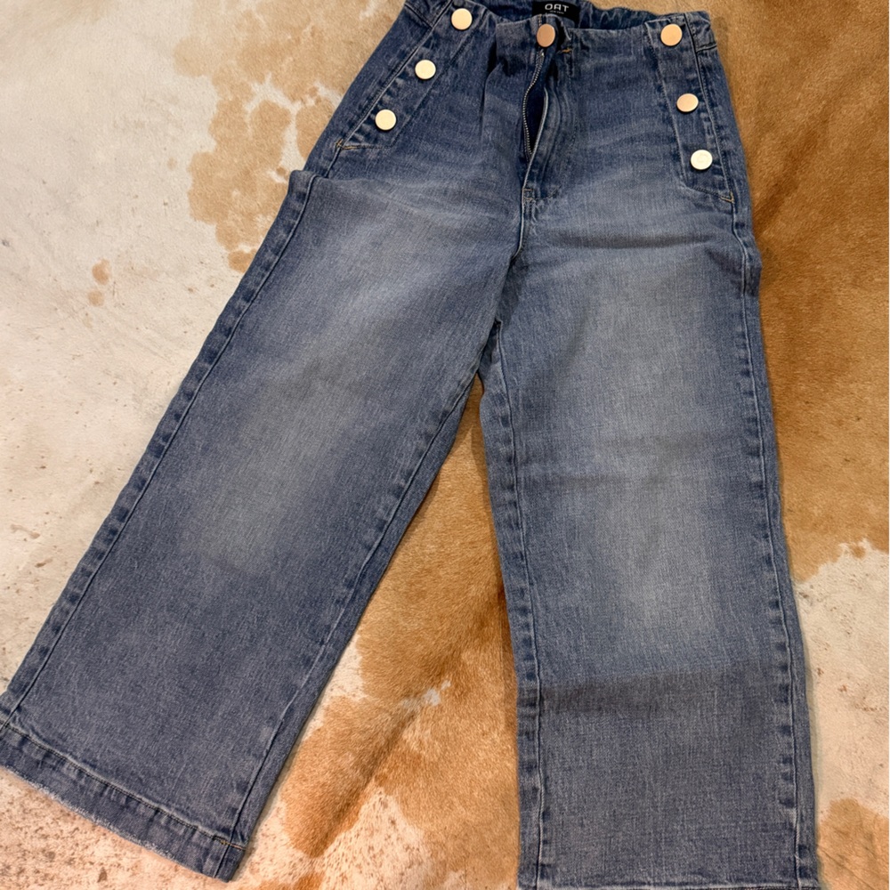 Barely worn Oat jeans! Super cute fit